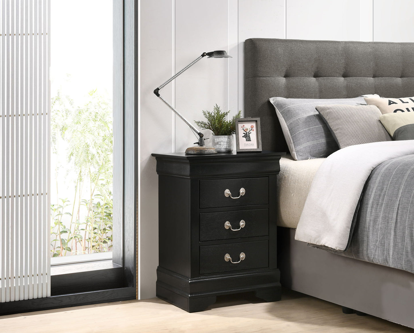 Louis Phillipe - 3 Drawer Nightstand - Black